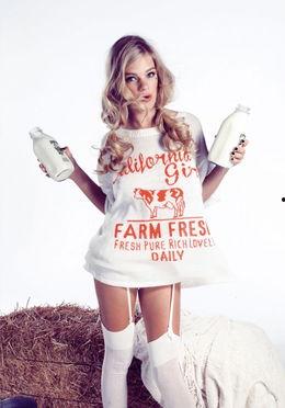 草裙诱春 Sailor Beware